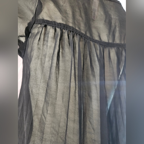 Sheer Pocket Cinched Top - Picture 6 of 9